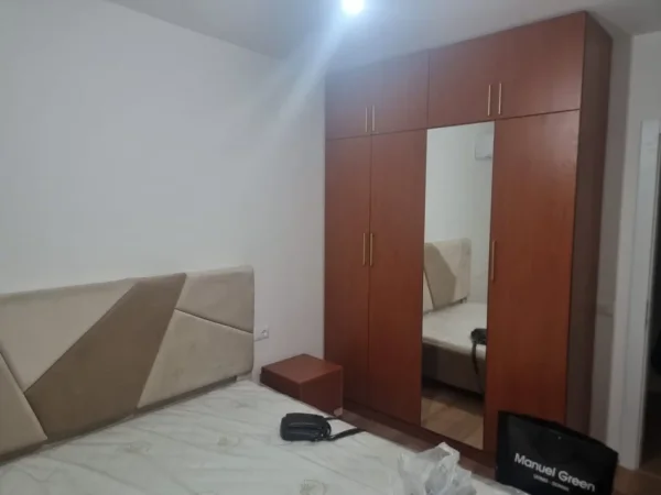 Tirane, jepet me qera apartament 1+1+Ballkon Kati 3, 65 m² 400 € 