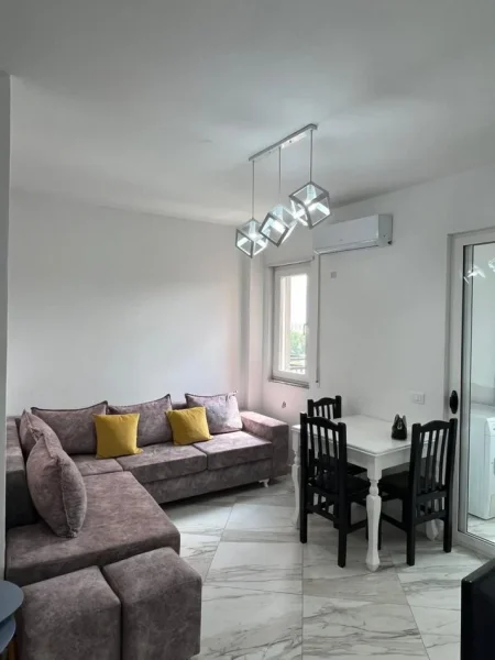 Tirane, jepet me qera apartament 1+1+Ballkon Kati 7, 56 m² 420 € 