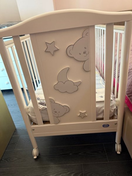 Tirane, shes Krevat PALI, italian mosha 0-5 vjec 160€ ulje