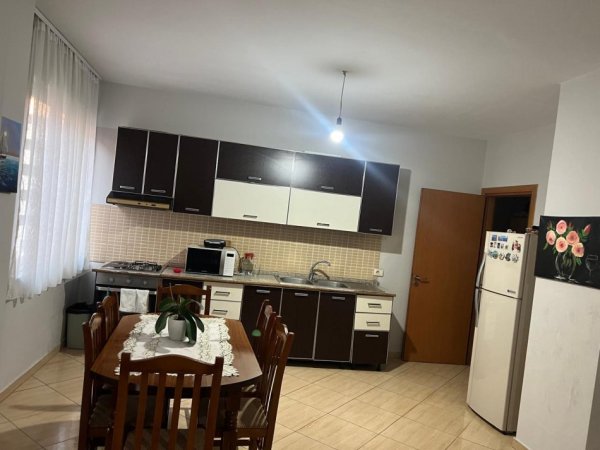Apartament Me Qera 1+1,Mobiluar, 450 E ,në Astir  -Tiranë