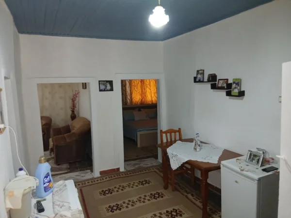 Kucove, shes shtepi 3+1+Ballkon Kati 0, 90 m² (Rruga furri I vjeter)