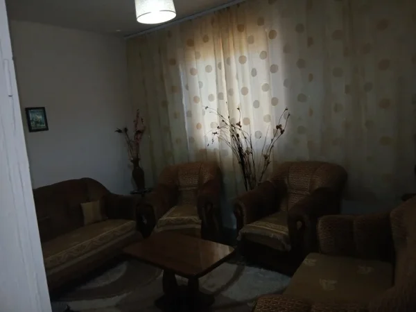 Kucove, shes shtepi 3+1+Ballkon Kati 0, 90 m² (Rruga furri I vjeter)