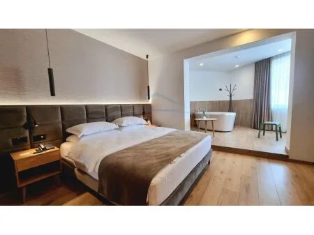 Tirane, shitet hotel Kati 0, 1.530 m² 4.500.000 € (SHKOZE)