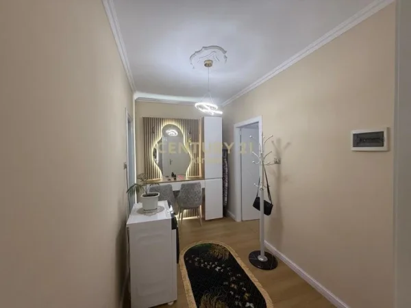 Tirane, jepet me qera apartament 1+1 Kati 3, 54 m² 500 € 