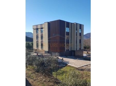 Tirane, jepet me qera hotel Kati 0, 1.300 m² 15.000 € (MULLET)