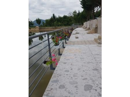 Tirane, jepet me qera hotel Kati 0, 1.300 m² 15.000 € (MULLET)