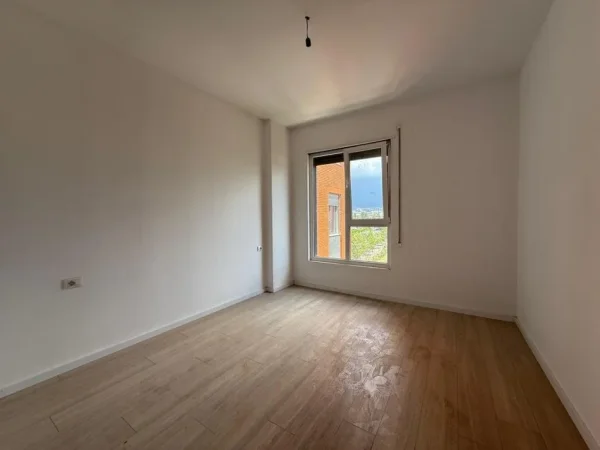 Tirane, shitet apartament 2+1+Ballkon Kati 5, 99 m² 109.900 € (PASKUQAN (GATI PER BANIM))