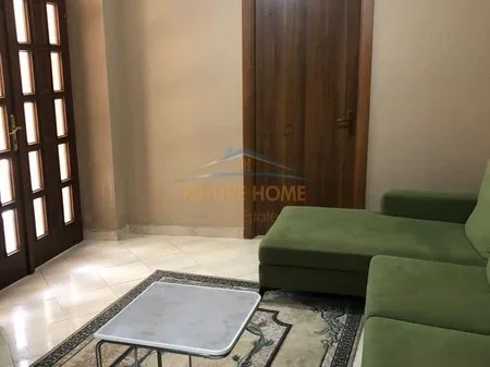 Tirane, jepet me qera apartament 1+1+Ballkon Kati 1, 60 m² 500 € (MEDRESE)