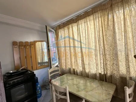 Tirane, jepet me qera apartament 1+1 Kati 0, 56 m² 400 € (RRUGA KONGRESI I MANASTIRIT (PEDRIATRIA))
