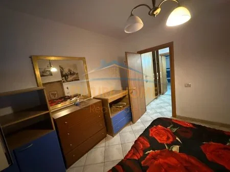 Tirane, jepet me qera apartament 1+1 Kati 0, 56 m² 400 € (RRUGA KONGRESI I MANASTIRIT (PEDRIATRIA))