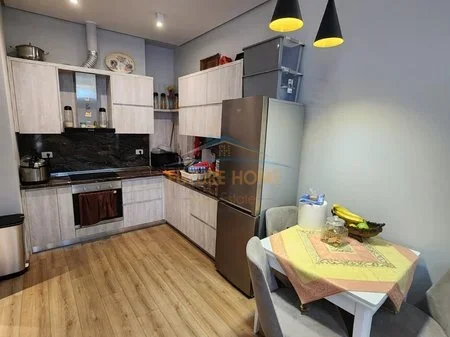 Tirane, shitet apartament 1+1+Ballkon Kati 3, 76 m² 240.000 € (KOMPLEKSI DELIJORGJI)