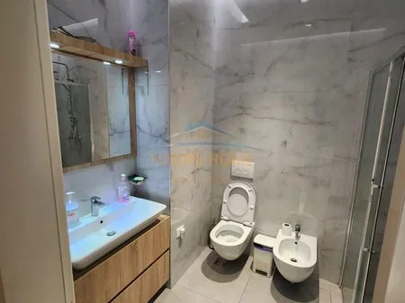 Tirane, shitet apartament 1+1+Ballkon Kati 3, 76 m² 240.000 € (KOMPLEKSI DELIJORGJI)