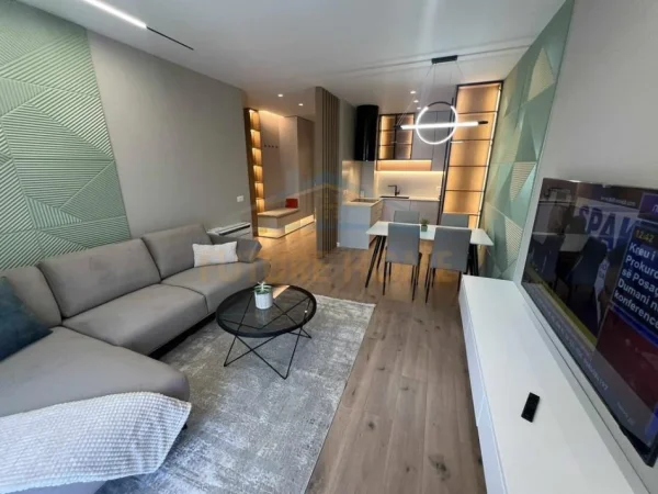 Tirane, jepet me qera apartament 2+1 Kati 5, 105 m² 1.000 € 