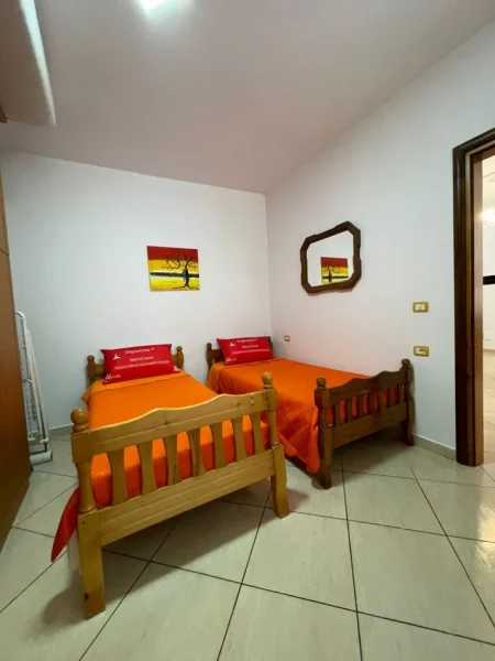 Vlore, jepet me qera apartament 2+1 Kati 5, 96 m² 400 € (Skele)
