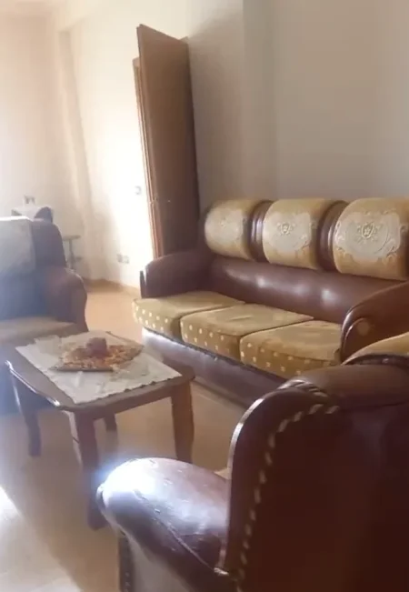Durres, jepet me qera Vile 3+1+Aneks Kati 3, 300 € (Bregu i Detit nr.10 Arapaj)