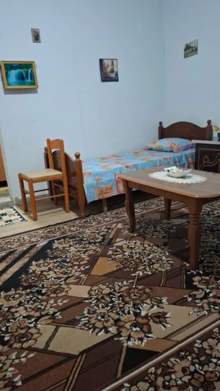 Jepet me qera garsonier 1+1 Kati 0, 40 m² 270 € (Rruga Thimi Mitko)