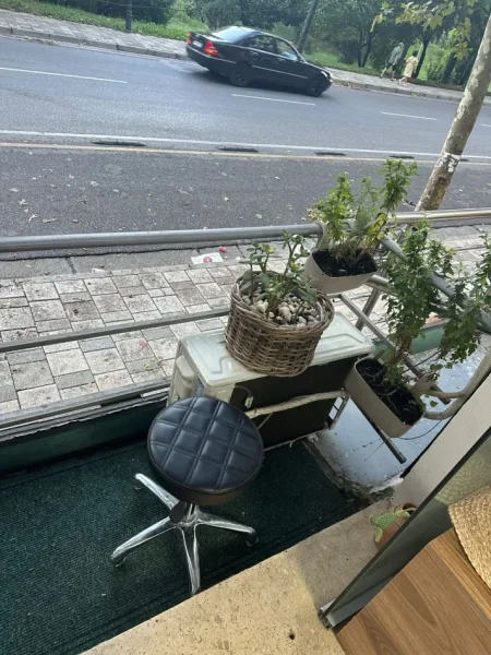 Tirane, jepet me qera dyqan Kati 1, 35.000 €