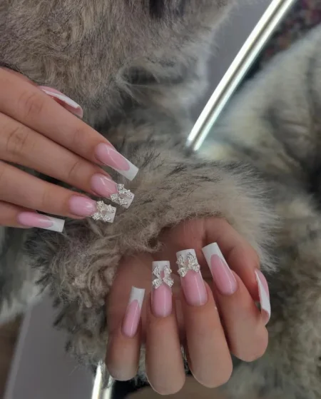 Tirane, ndarje qeraje ambjent biznesi , KERKOJME ESTETISTE PER THONJTE-NDARJE QERAJE