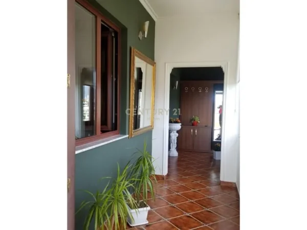 Tirane, jepet me qera apartament 3+1+Aneks+Ballkon Kati 4, 150 m² 600 € (Neom121614)