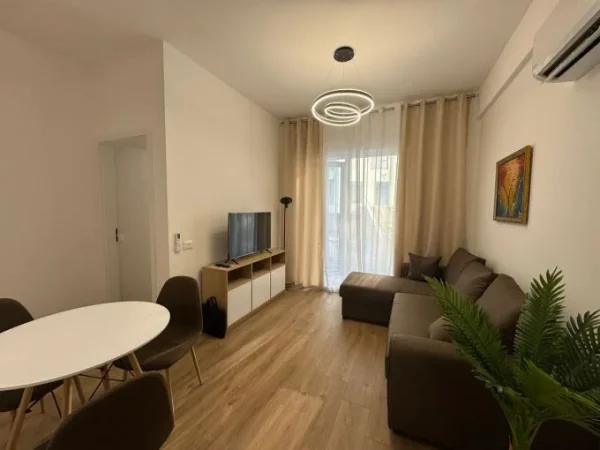 Tirane, jepet me qera apartament 1+1 Kati 2, 50 m² 450 € (Tek Rezidenca Oxa)