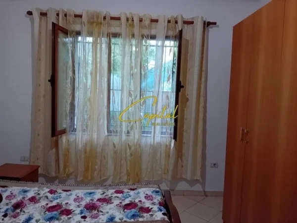 Tirane, jepet me qera apartament 1+1 Kati 1, 70 m² 420 € (RRUGA 5 MAJI)