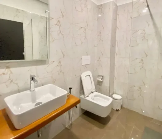 Tirane, shitet apartament , 122 m² (Pazari i ri)