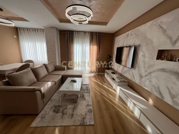 Tirane, shitet apartament 2+1 Kati 6, 110 m² 180.000 € (Stacioni i Trenit)