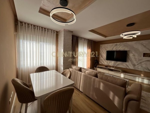 Tirane, shitet apartament 2+1 Kati 6, 110 m² 180.000 € (Stacioni i Trenit)