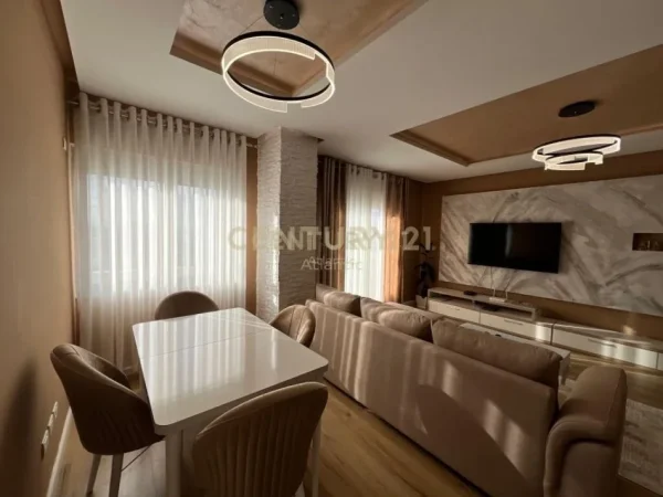 Tirane, shitet apartament 2+1 Kati 6, 110 m² 180.000 € (Stacioni i Trenit)
