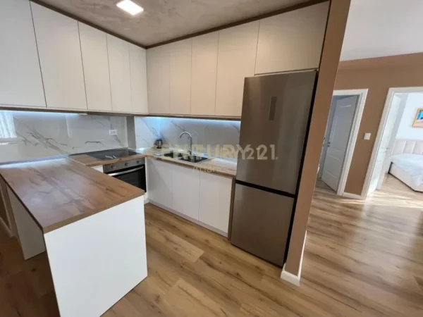 Tirane, shitet apartament 2+1 Kati 6, 110 m² 180.000 € (Stacioni i Trenit)