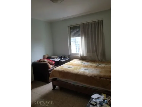 Tirane, jepet me qera apartament 3+1+Aneks+Ballkon Kati 7, 130 m² 1.300 € (Bllok)