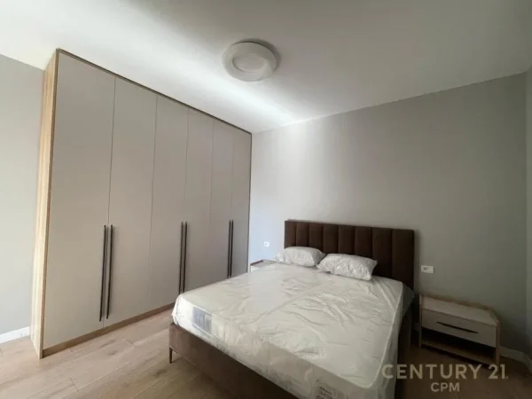 Tirane, jepet me qera apartament 1+1 Kati 5, 78 m² 1.000 € (Pazari i Ri)