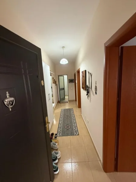 Tirane, shitet apartament 2+1 Kati 2, 98.000 € 