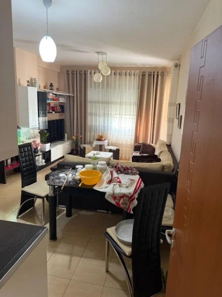 Tirane, shitet apartament 2+1 Kati 2, 98.000 € 