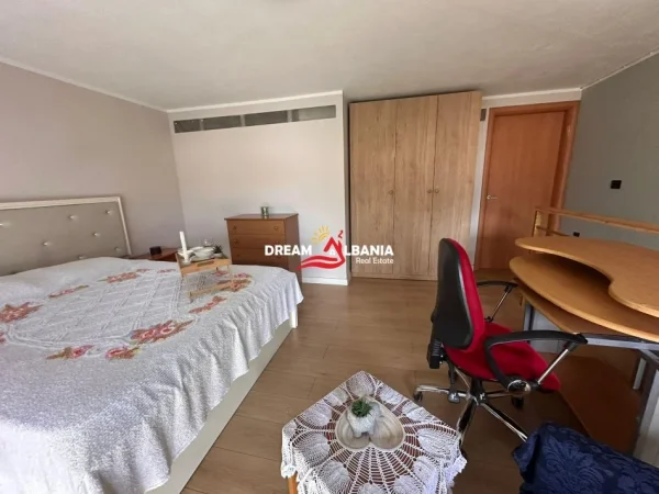 Tirane, jepet me qera apartament duplex Dublex , 40 m² 400 € (ne Selite prane Fakultetit Marin Barleti)