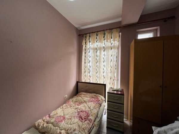 Tirane, jepet me qera Vile 5+1+Aneks+Ballkon Kati 0, 210 m² 1.200 € (Mihal Grameno)
