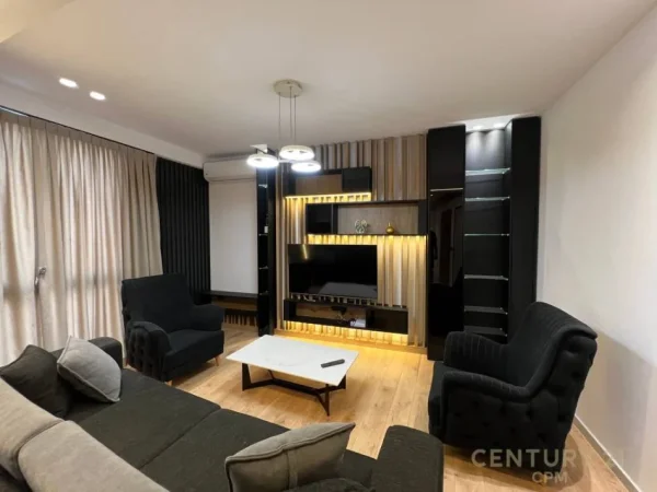 Tirane, jepet me qera apartament 1+1 Kati 3, 77 m² 800 € (Rruga e Dibres)