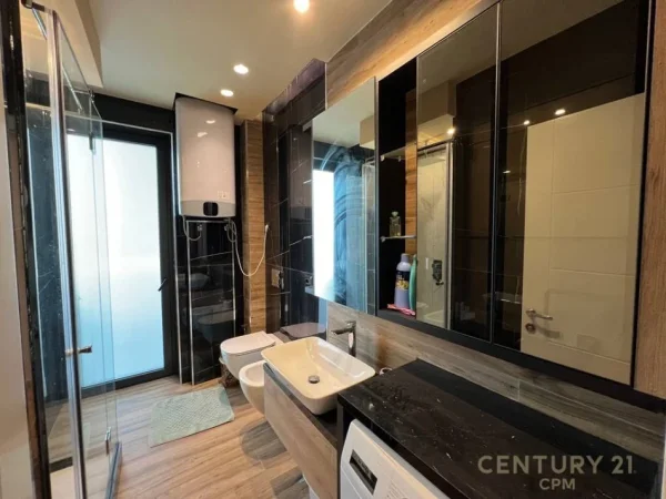 Tirane, jepet me qera apartament 1+1 Kati 3, 77 m² 800 € (Rruga e Dibres)