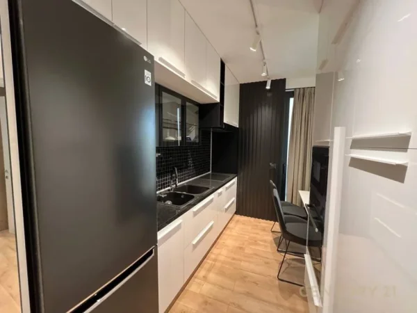 Tirane, jepet me qera apartament 1+1 Kati 3, 77 m² 800 € (Rruga e Dibres)