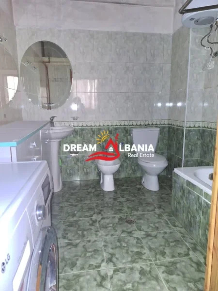 Tirane, jepet me qera apartament 3+1 Kati 5, 120 m² 700 € (Siri Kodra)