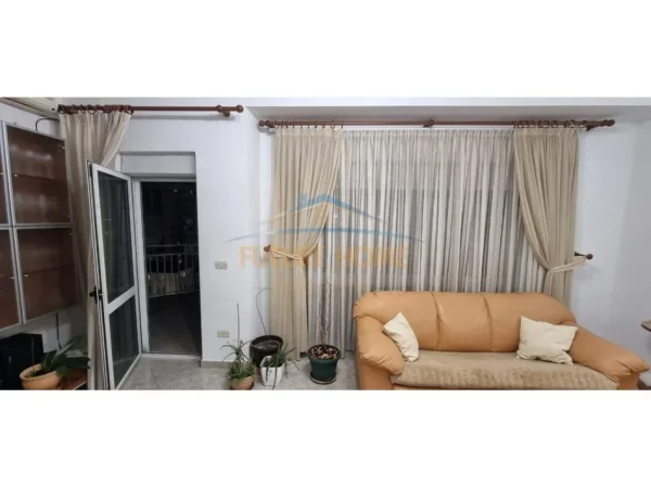Tirane, jepet me qera apartament 1+1 Kati 9, 84 m² 600 € 