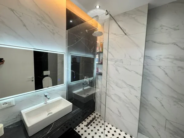 Tirane, jepet me qera apartament 2+1 Kati 4, 100 m² 600 € 