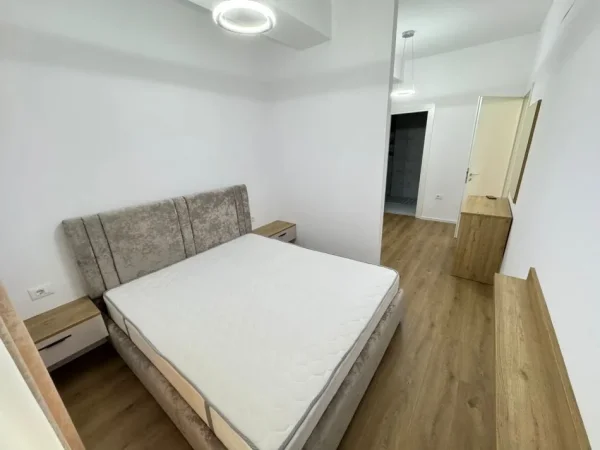 Tirane, jepet me qera apartament 2+1 Kati 4, 100 m² 600 € 
