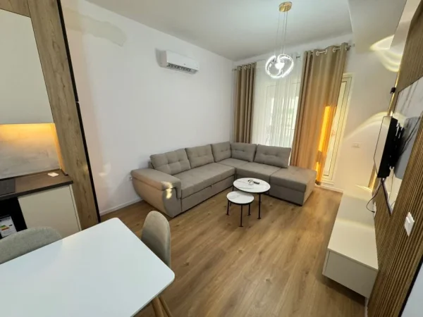 Tirane, jepet me qera apartament 2+1 Kati 4, 100 m² 600 € 