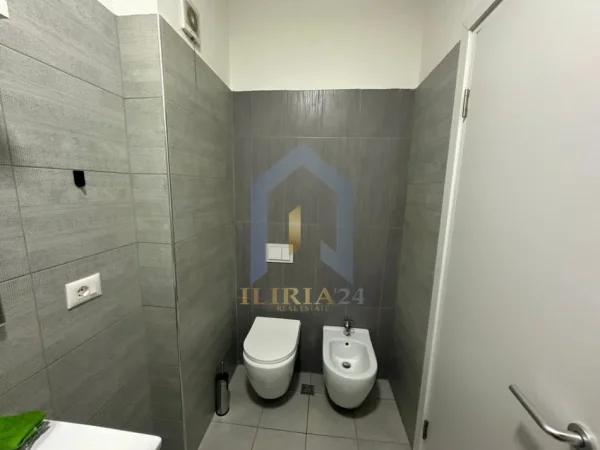Tirane, jepet me qera 2+1+Ballkon Kati 4, 114 m² 850 € (DON BOSKO KOMPLEKSI TRIO TOWERS)