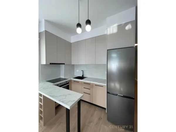 Tirane, jepet me qera apartament 1+1 Kati 5, 78 m² 1.000 € (Pazari Ri)