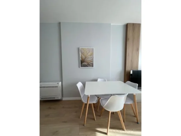 Tirane, jepet me qera apartament 1+1 Kati 4, 78 m² 1.000 € (Pazari i Ri)