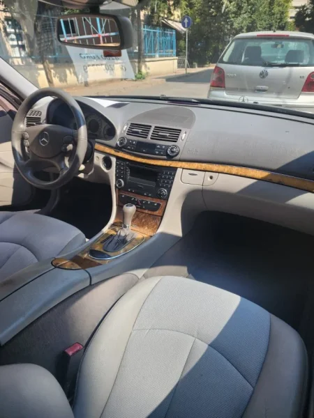 Tirane, shes makine Mrecedez Benz Nafte, e zeze automatik Klima 394.000 km 3.900 €