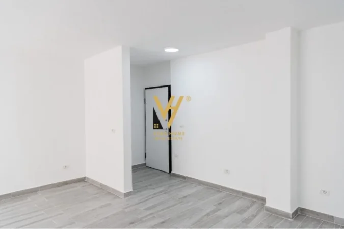 Tirane, jepet me qera zyre Kati 1, 120 m² 1.200 € (PALLATET AGIMI)