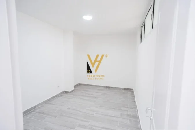 Tirane, jepet me qera zyre Kati 1, 120 m² 1.200 € (PALLATET AGIMI)